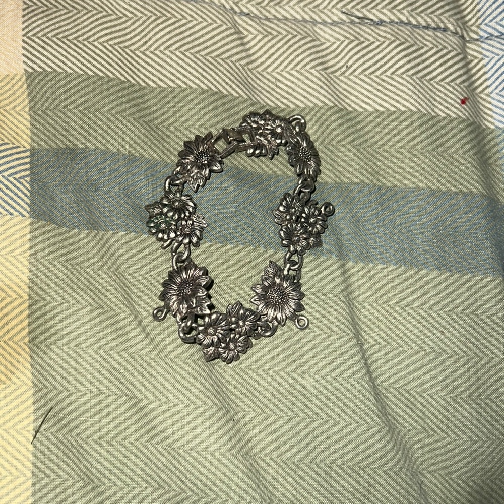 Flower bracelet
